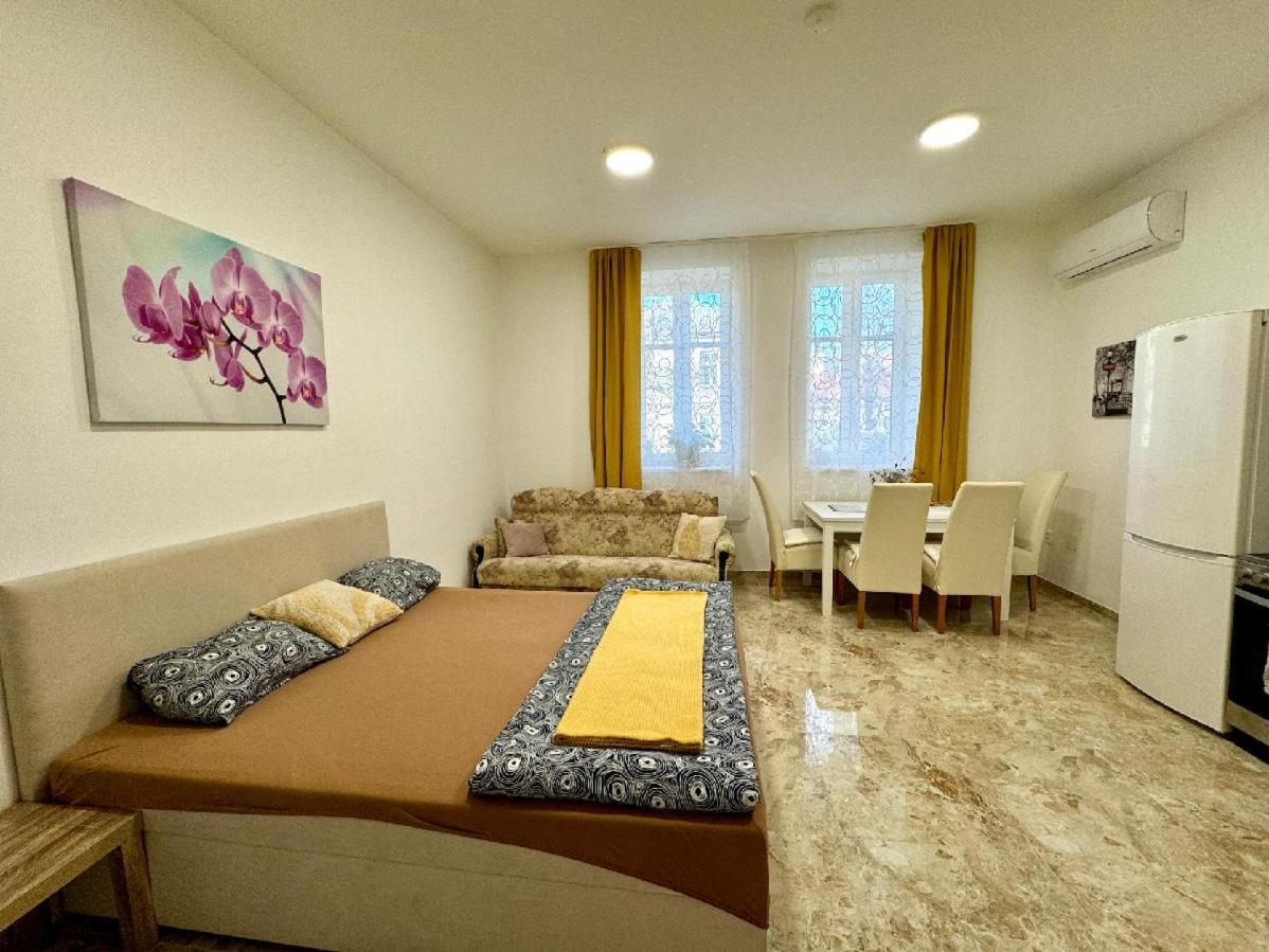 Holicak Apartment *